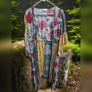 Umgee Pink and Gray Floral Top